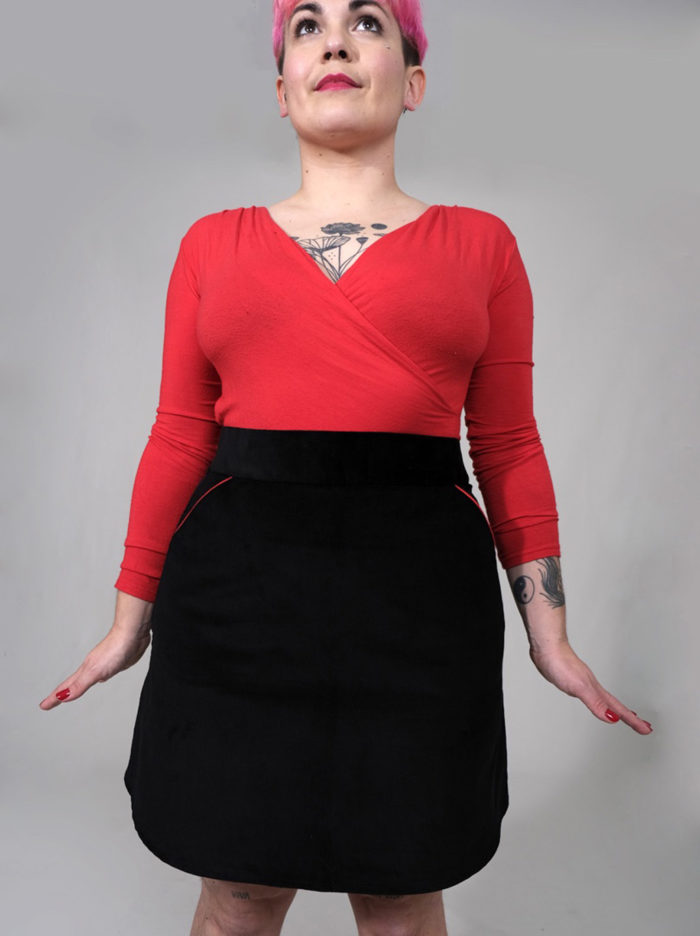 LAbelalyce jupe jeff courte trapèze taille haute taillehaute poche passepoil noir rouge unie rock pinup chic basique noire velours cotelé velours fin coton 1