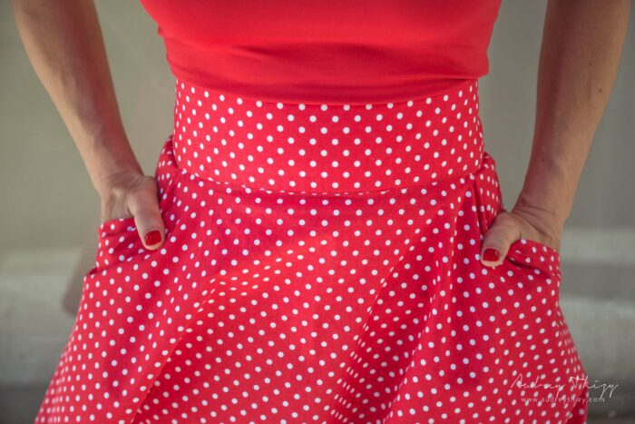 Jupe rouge taille haute parfaite pour la danse swing ou rock en coton oeko-tex Made in France