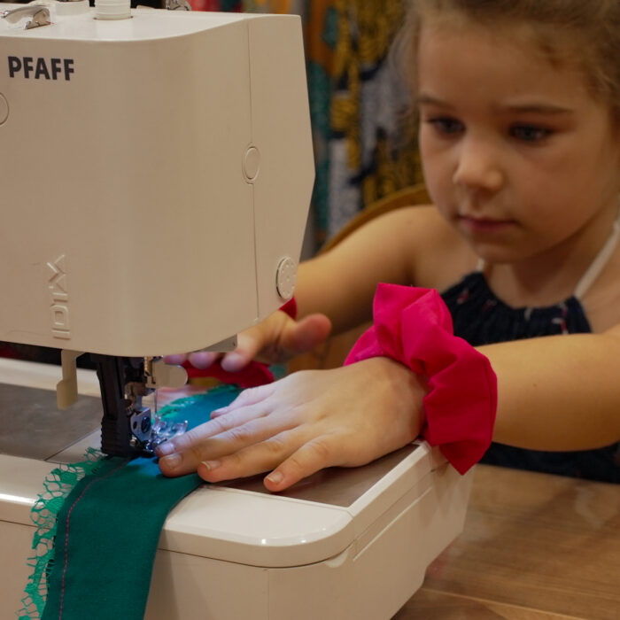 Atelier Couture Enfants (de 9 à 12ans) Création d’un Chouchou – Samedi 19 Septembre : 10H-12H